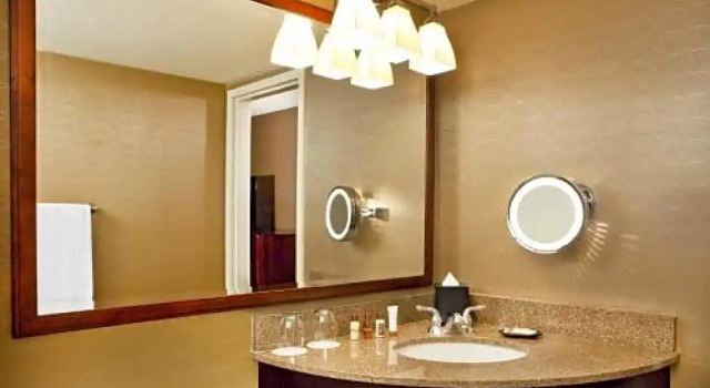 Номер Standard с видом на бассейн Wyndham Phoenix Airport - Tempe