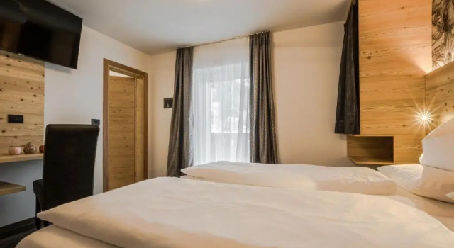 HOTEL B&B MARILENA, Забронировать Отель «постель и завтрак» Отели Livinallongo del Col di Lana 3 звезды, 3*