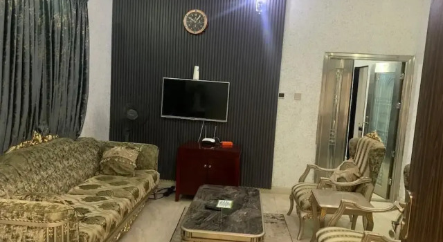 Ellex Sleeves Apartment