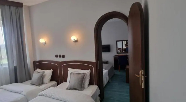 Семейный номер Standard с частичным видом на море Flora Hotel