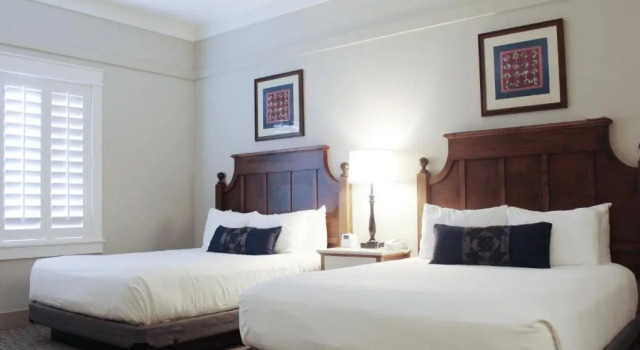 Четырёхместный номер Standard Carlisle Inn Sarasota