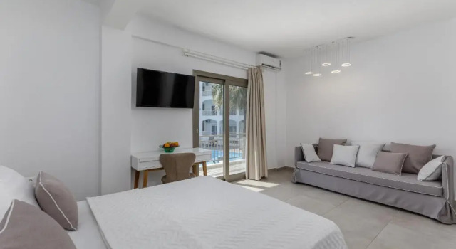 Полулюкс Stavros Beach Hotel