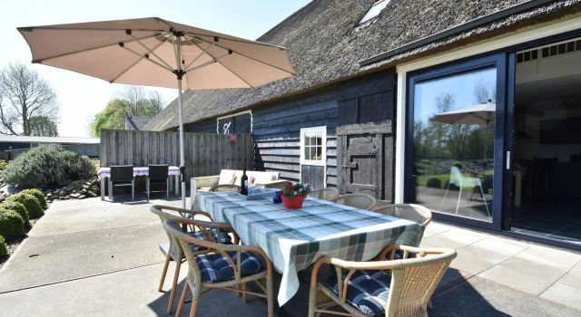 Farmhouse in Zeeland With Terrace, Book Hotel Kamperland 