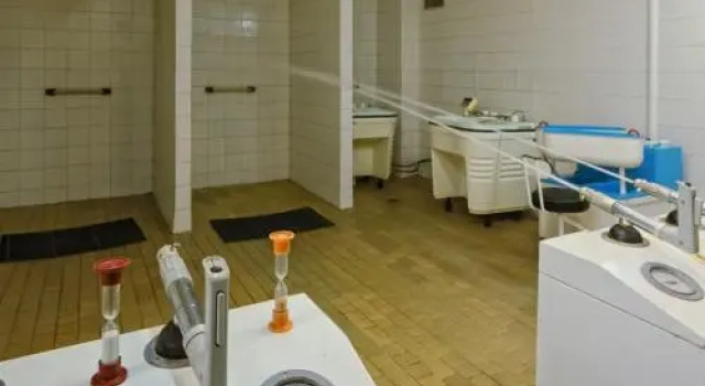 Recreation Center Karpaty, Prenota Hotel Hotel a Ivano-Frankovsk con piscina, Piscina