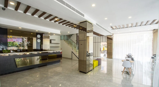 OYO 676 Nasa Hotel