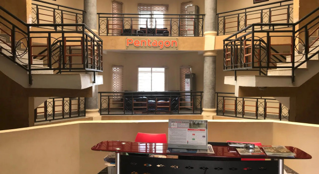 Pentagon Luxury Suites Enugu, Prenota Hotel Hotel economici a Enugu