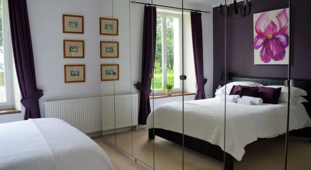 B&B St Emilion Braz, Varaa Bed and Breakfast Hotellit Côtes-d'Armor pysäköinnillä, Pysäköinti