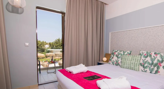 Двухместный номер Deluxe с балконом Lindos Breeze Beach Hotel