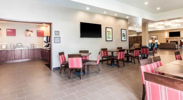 Люкс Comfort Suites University Brookings