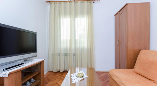 Apartment Nikola, Prenota Appartamento Hotel a Isole Quarnerine con parcheggio, Parcheggio