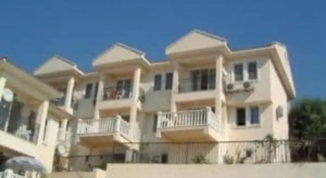 Вилла Remarkable 4-bed Villa