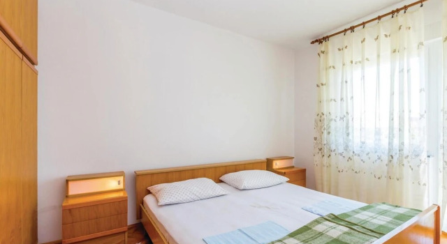 Awesome Home in Senj With 4 Bedrooms, Rezerwuj Hotel Senj 