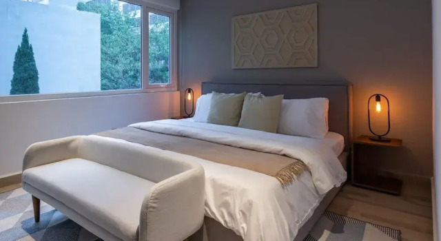 Elbe Retreat Trendy 2 BR w Balcony in Mexico City, Забронировать Апартаменты/квартира Мехико Мексико, рядом с Estela de Luz
