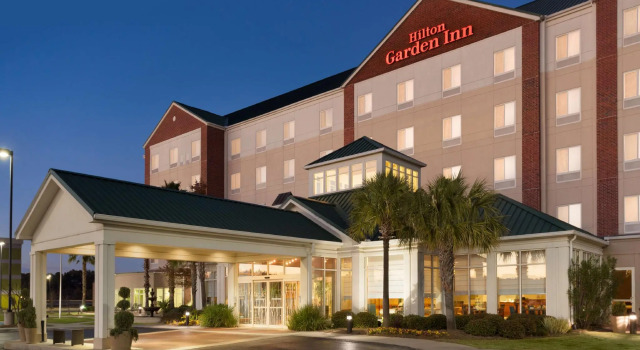 Полулюкс Hilton Garden Inn West Monroe