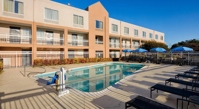 Кровать в общем номере Quality Inn Fayetteville near Fort Bragg