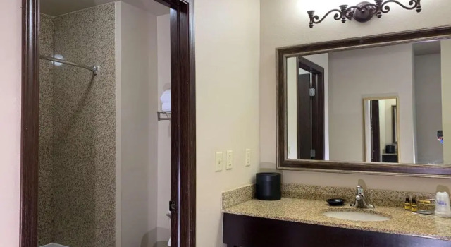 Четырёхместный люкс Radisson Hotel River Falls