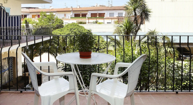 Трёхместный номер Standard с балконом Hotel Bell Repos