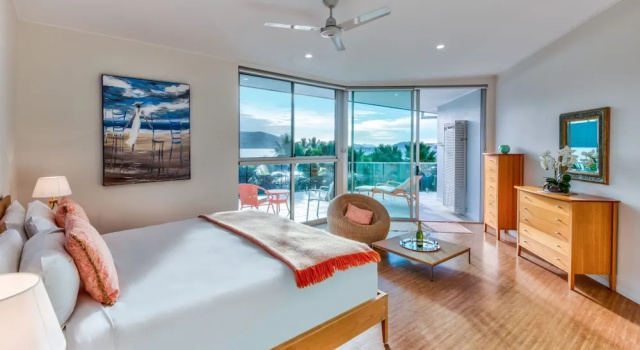 Pavillions 25 Penthouse with Marina View