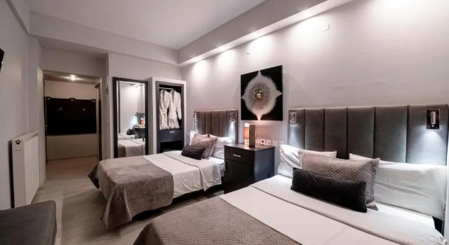 Четырёхместный номер Standard Lingos Hotel