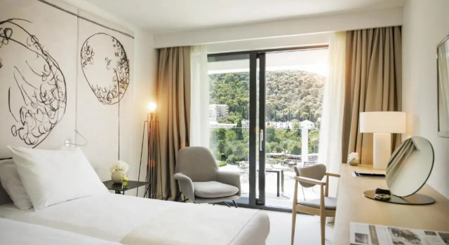 Двухместный номер Deluxe с балконом и с видом на море Hotel Kompas