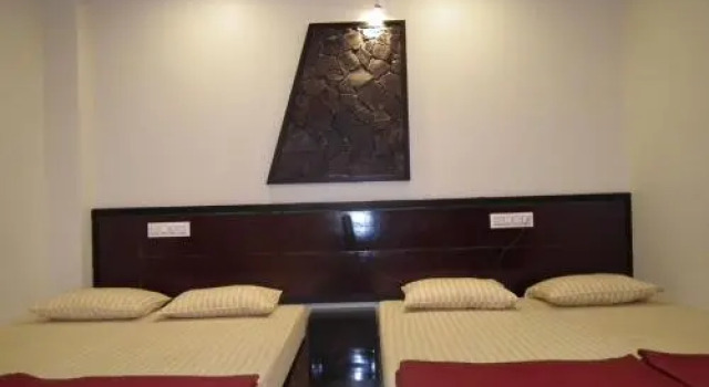 Galaxy Lodge, Rezervovat Hotel Hotely v Bangalore s parkováním, Parkování