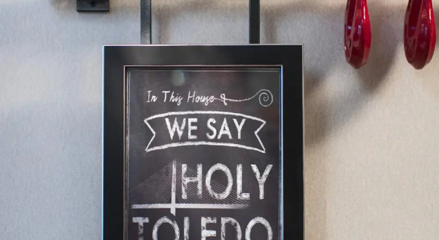 Четырёхместный номер Standard Renaissance Toledo Downtown Hotel