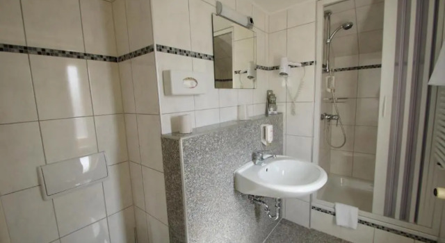 Трёхместный номер Classic Airport Hotel Filder Post
