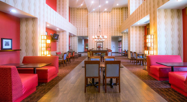 Hampton Inn & Suites Bastrop, Buchen Sie Hotel Bastrop Texas Hill Country