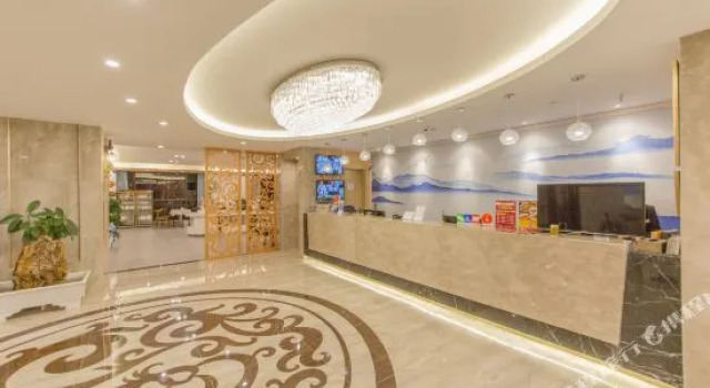 Kunming Baosheng Hotel, Rezerwuj Hotel Hotele w Kunming z parkingiem, Parking
