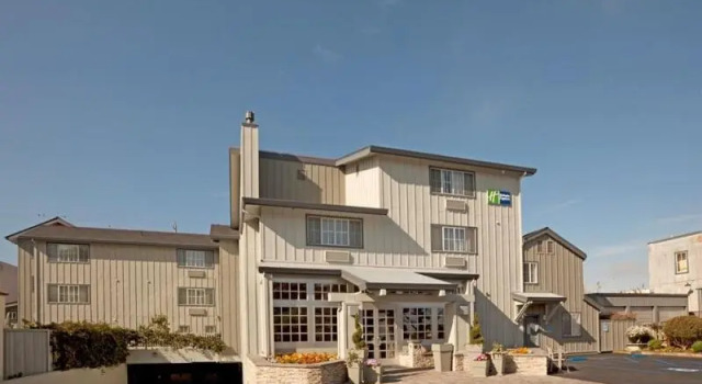 Run of House Holiday Inn Express Monterey - Cannery Row by IHG