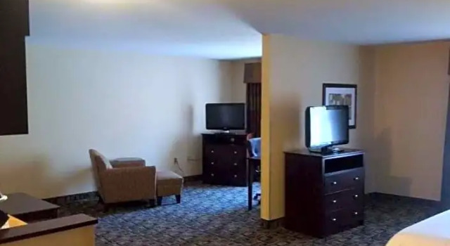 Двухместный номер Deluxe Holiday Inn Express & Suites Zanesville North by IHG
