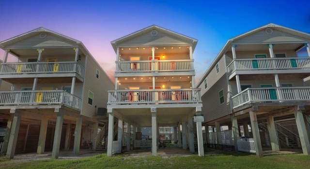 Coastal Oasis In Surfside Beach 3 Bedroom Home, Varaa Lomakoti Mökit kohteessa Houston, Mökki