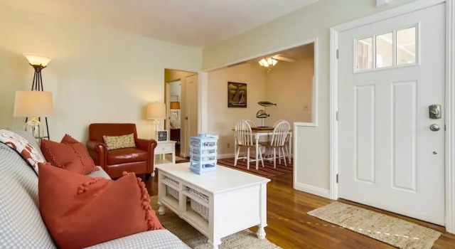 Little Pearl 2 Bedrooms 1 Bathroom Condo