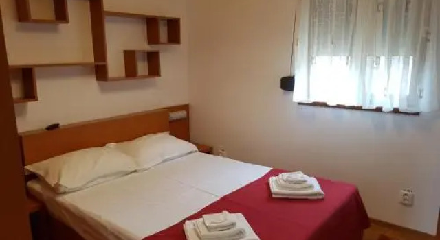 Complex Turistic Edi, Varaa Hotelli Hotellit Carpathians - Romania uima-altaalla, Uima-allas
