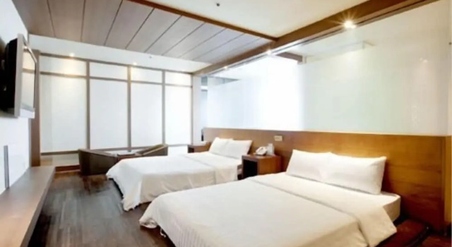Двухместный люкс ON Smart Hotel