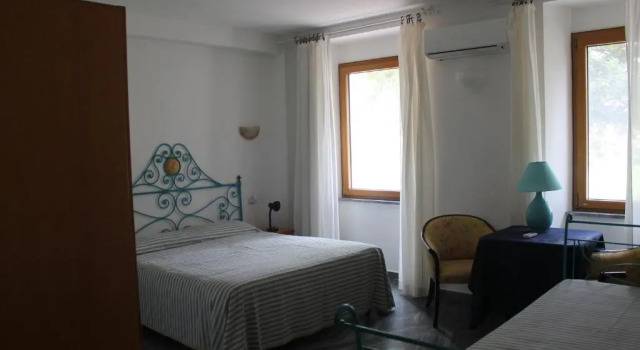 Четырёхместный номер Economy Hotel Villa Campana