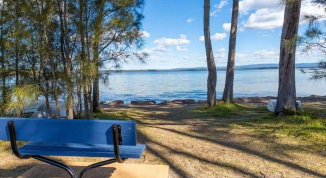 Loralyn - Waterfront, wheelchair accessible