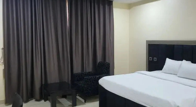 Golphin, Book Lejlighedshotel Hoteller i Abuja med parkering, Parkering