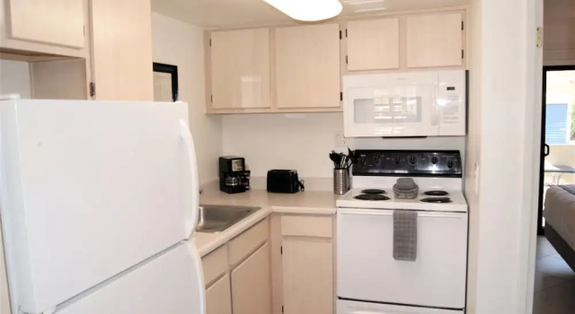 Апартаменты 147 Fully Furnished 1BR Suite-Pet Friendly! by RedAwning