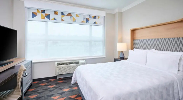 Номер Deluxe Holiday Inn & Suites Oakville at Bronte by IHG