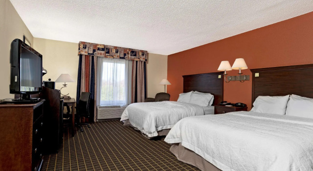 Четырёхместный номер Standard Hampton Inn Statesville