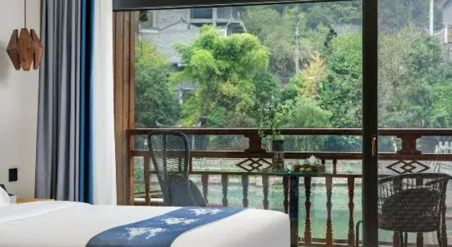 Phoenix Yanyu Building High end Homestay, Rezerwuj Hotel Xiangxi Hunan