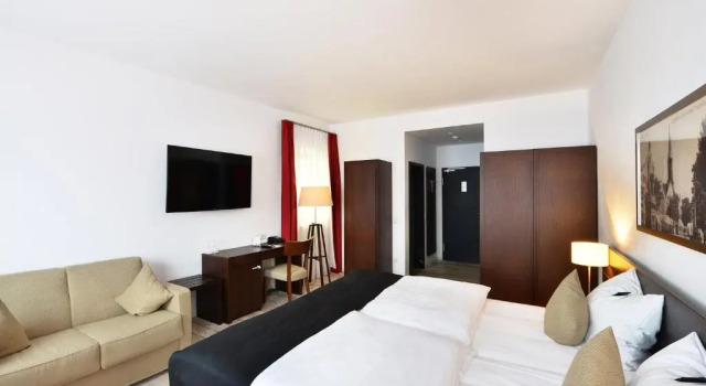 Кровать в общем номере DORMERO Hotel Kelheim