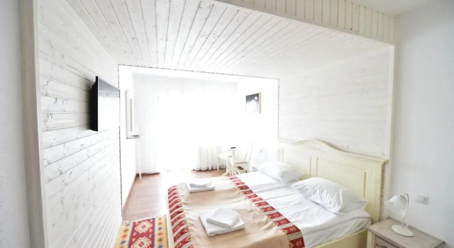 Pensiunea Castania, Rezervovat Hotel Baia de Fier Polovragi