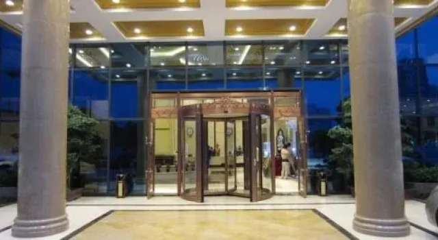 Ranlian Hotel, Rezerwuj Hotel Hotele w Kunming z parkingiem, Parking