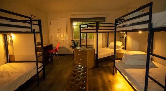 Кровать в общем номере (женский номер) Bposhtels Anaheim
