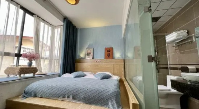Suite Row 3 No. 7 Hostel