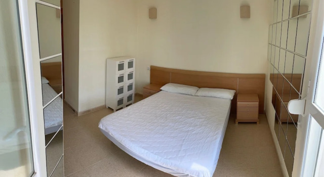 Modern Penthouse Apartment on the Beach, Забронировать Апартаменты/квартира Пуиг 