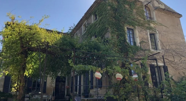 Parenthèse En Luberon, Book Hotel Hoteller i Rustrel med parkering, Parkering