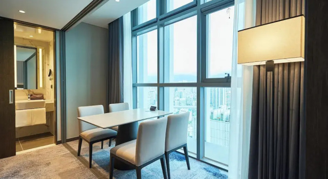 Номер Royal Hotel HLB